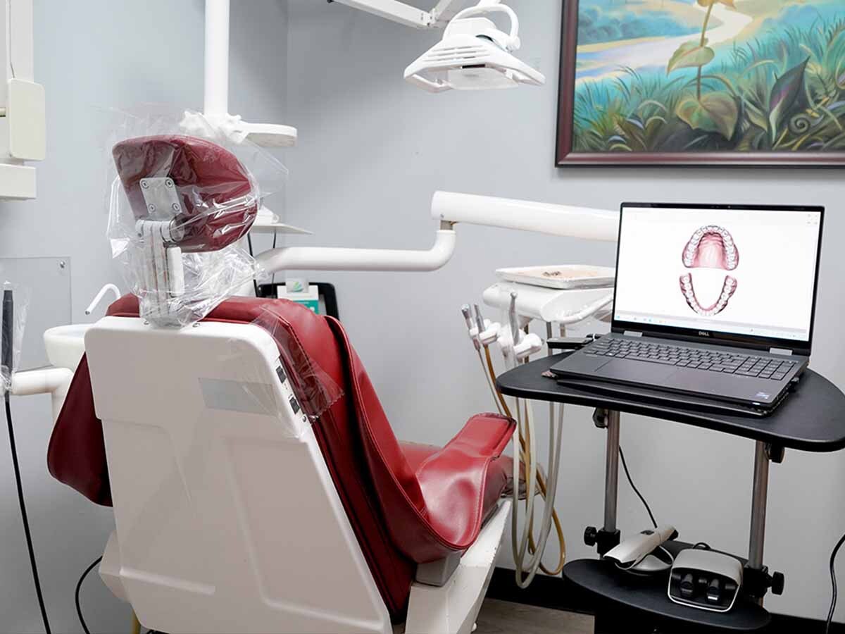 Invisalign Treatment Dental Office Digital Scan